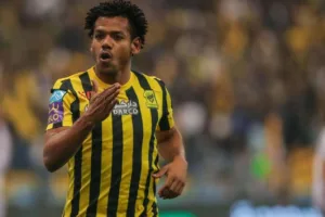 Romarinho, ex-Corinthians, encaminha a saída de clube da Arábia Saudita