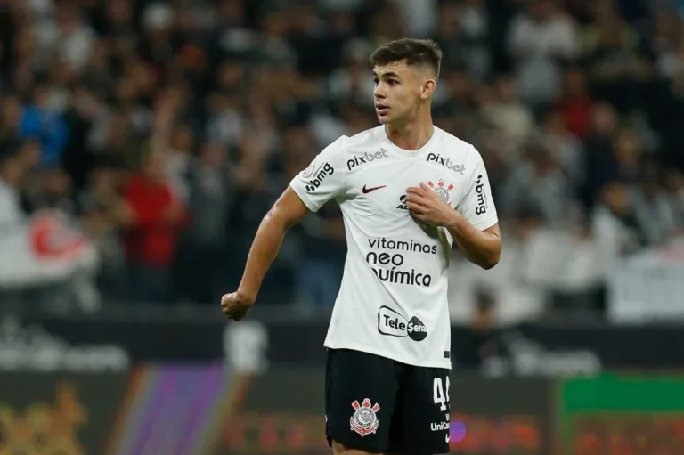 Corinthians e PSG se reúnem para acertar contratação de Moscardo