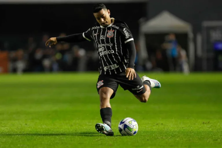 Corinthians busca empréstimo de Matheus Bidu