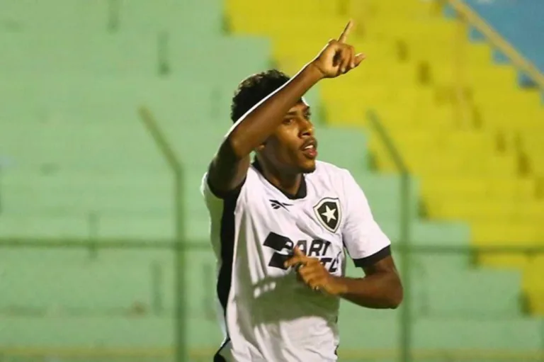 Botafogo vence o Rio Claro, de virada, e garante liderança no Grupo 5 da Copinha