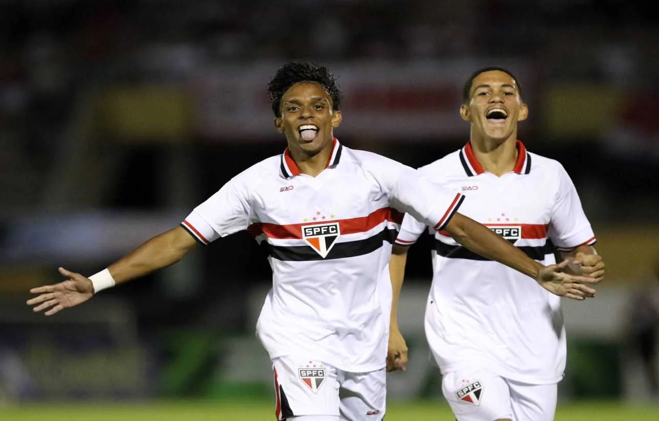 Ryan Francisco marca dois e São Paulo estreia na Copinha com goleada sobre o Porto Vitória-ES