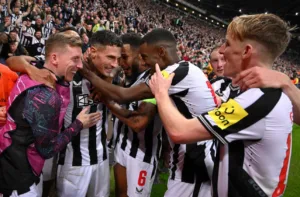 Newcastle investe na velocidade para marcar dois contra o Aston Villa; veja