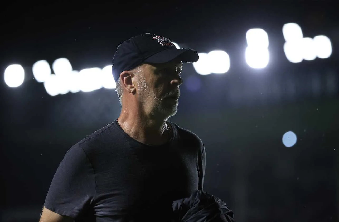 Benja aponta necessidade do Corinthians no mercado da bola