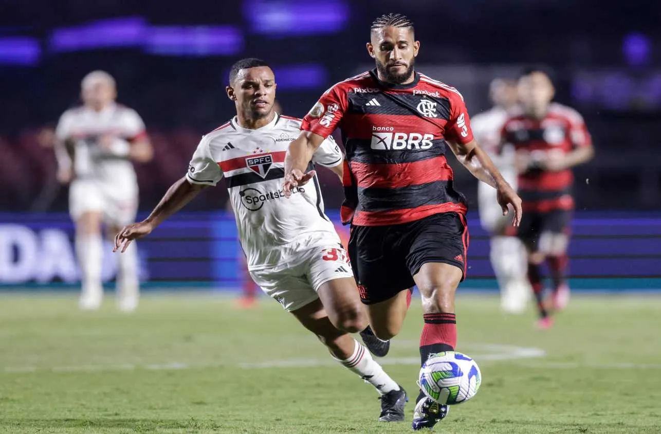 Botafogo chega a um acordo com zagueiro do Flamengo, diz Venê Casagrande