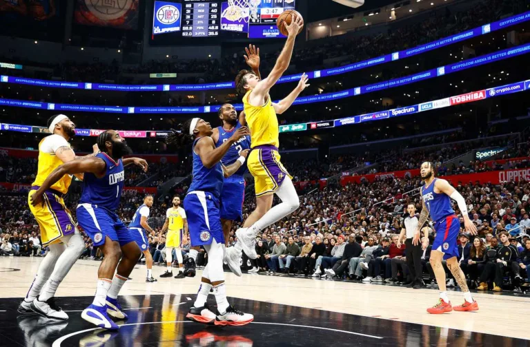 NBA: Kawhi Leonard conquista triplo-duplo em vitória dos Clippers sobre os Lakers