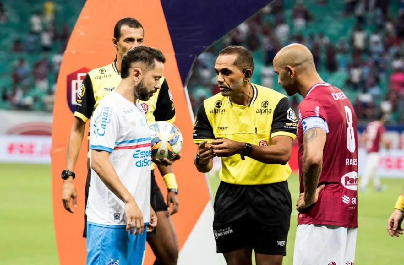 Everton Ribeiro marca e Bahia vence o Barcelona de Ilhéus