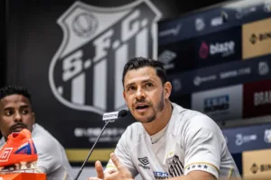 Giuliano explica por que escolheu o Santos mesmo na Série B