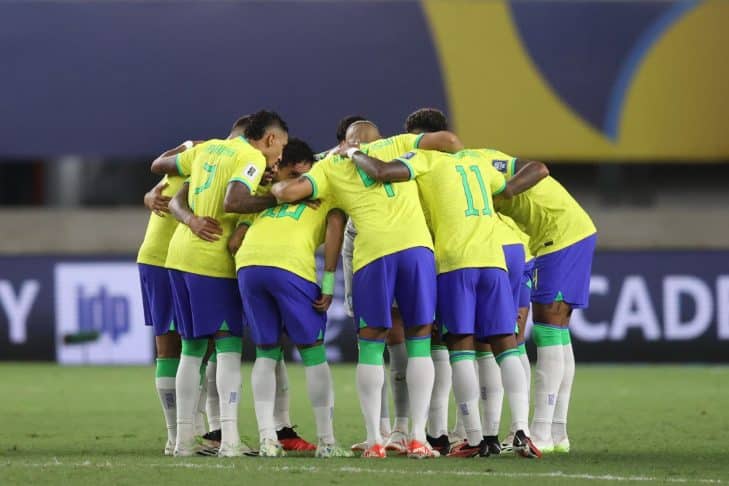 Globo é ironizada por sugerir técnico para seleção brasileira Globo é ironizada por sugerir técnico para seleção brasileira