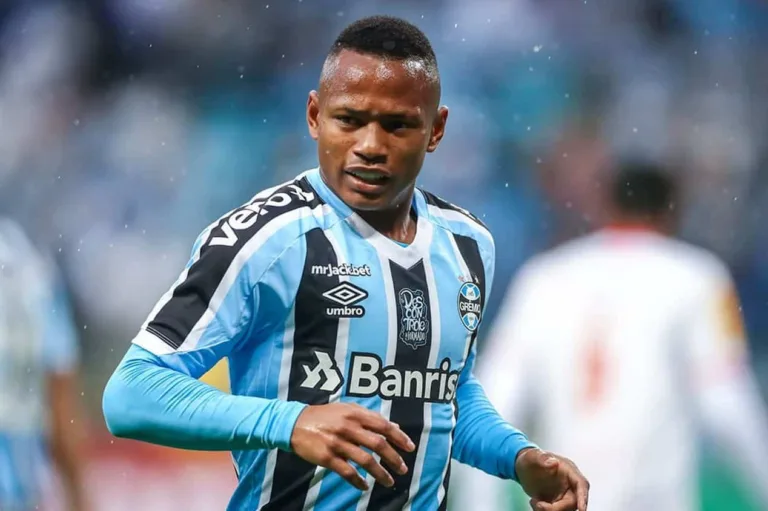 Farid detona jogador que pertence ao Grêmio: “Cheira a Série B”