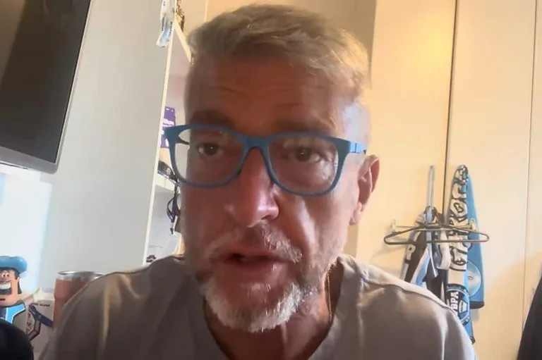 Farid revela sondagem do Grêmio por dois centroavantes; saiba mais