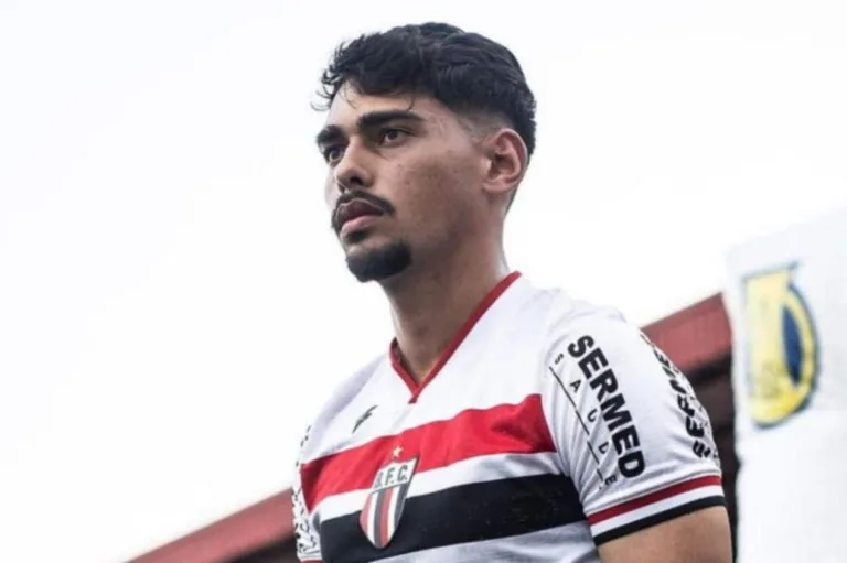 Guilherme Madruga leva o Prêmio Puskas no FIFA The Best