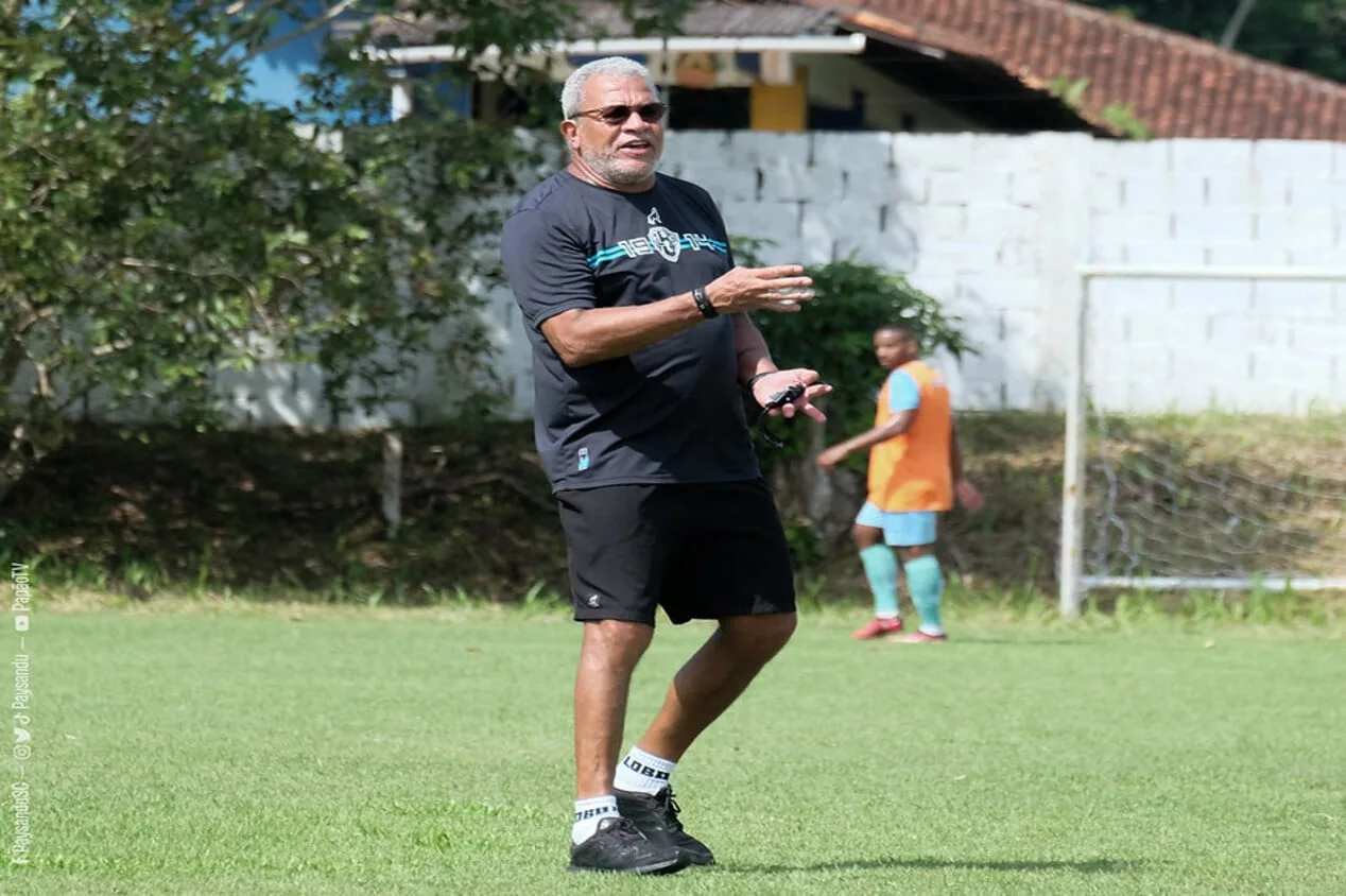Hélio dos Anjos pede mais reforços no Paysandu: “Fundamental”