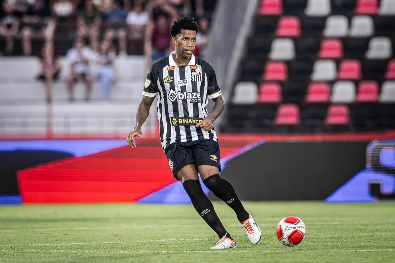 Gil apresenta bons números em estreia pelo Santos; veja