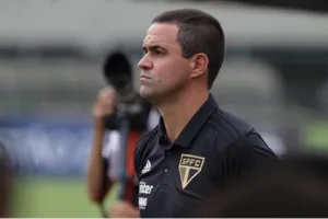 André Jardine é consultado para assumir o comando do SPFC
