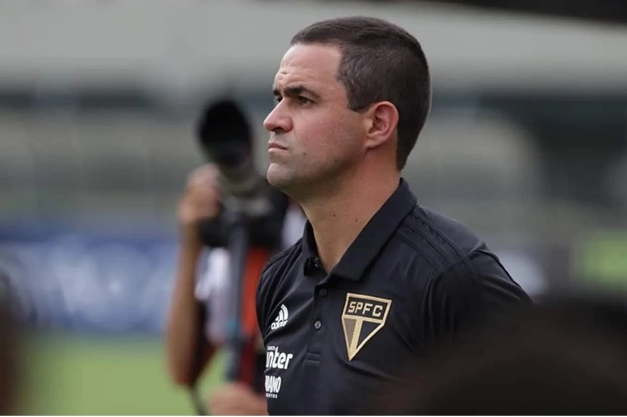 André Jardine é consultado para assumir o comando do SPFC