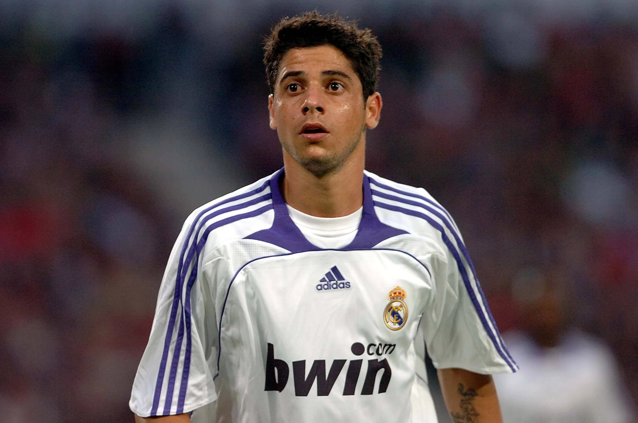 Cicinho conta bastidores do Real Madrid: “Os brasileiros adaptavam baladas em suas casas”