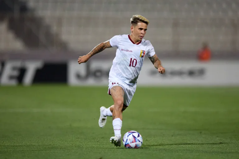 Dupla Gre-Nal lidera raking de clubes do Brasileirão que mais contratam estrangeiros