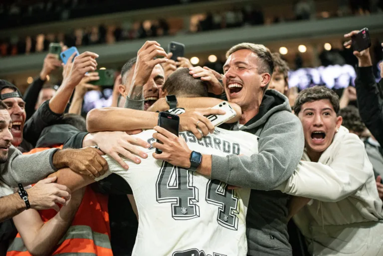 Craque Neto manda recado a Moscardo, do Corinthians, envolvendo acordo com o PSG