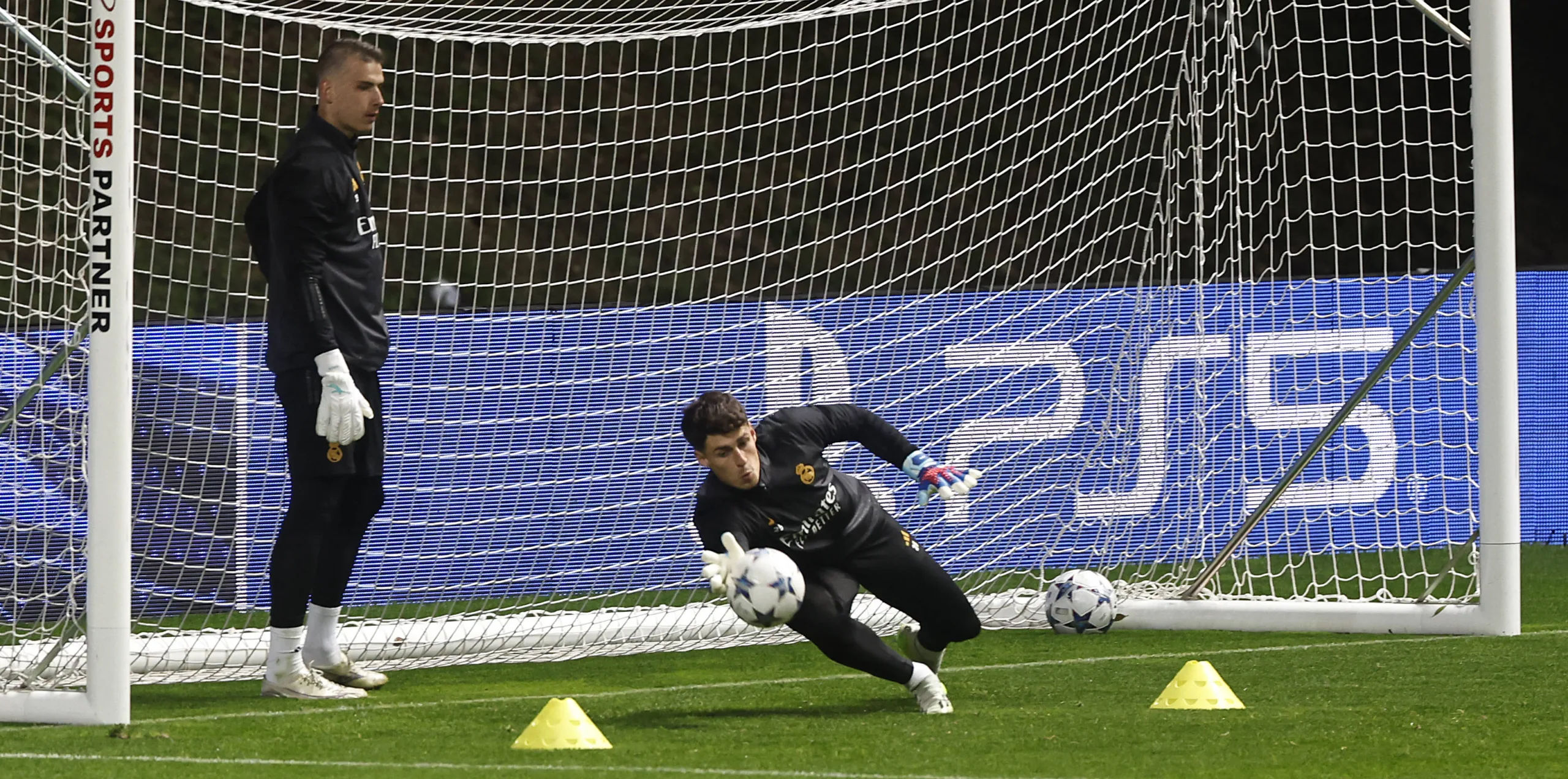 Real Madrid: Carlo Ancelotti vive dilema na posição de goleiro