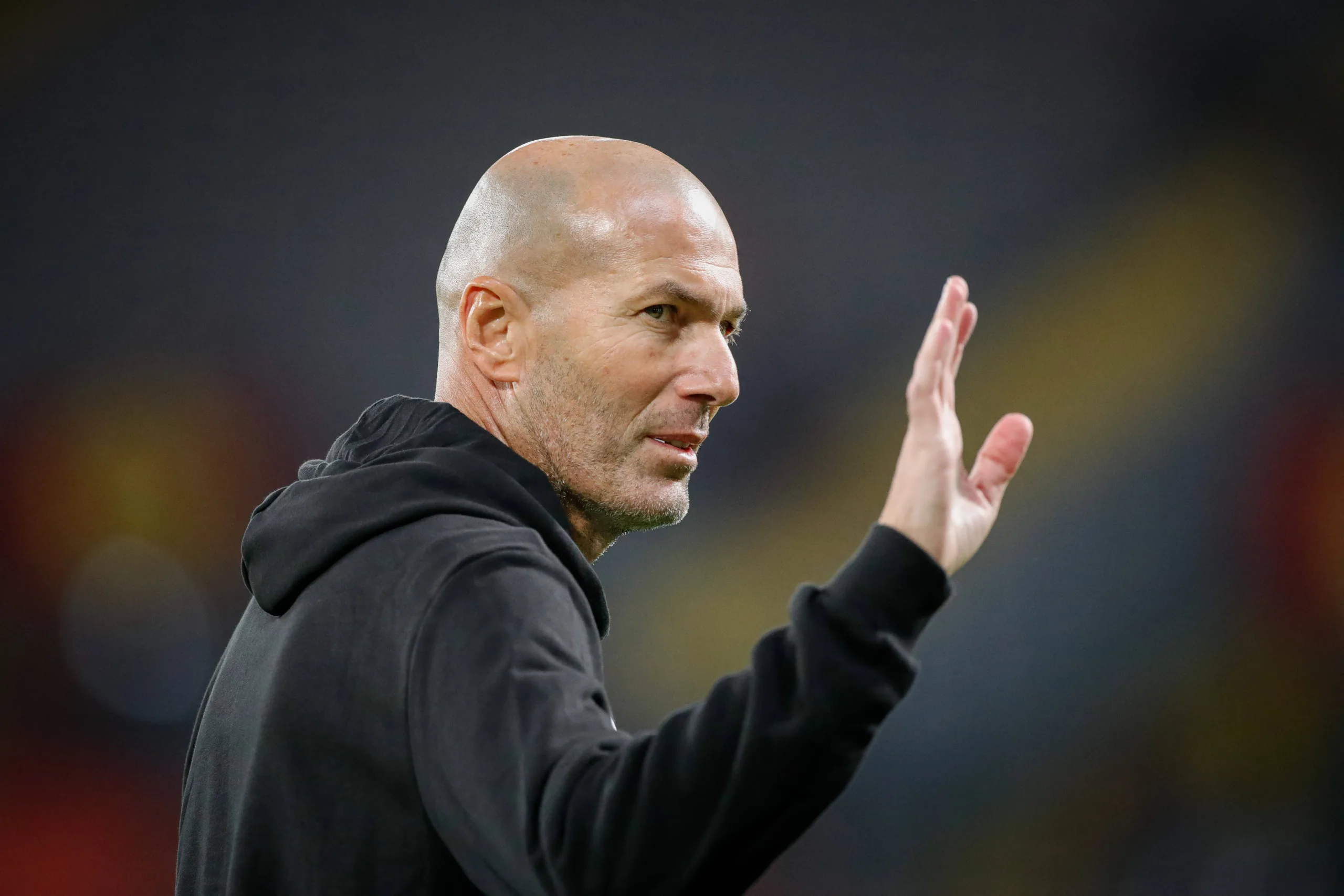 Zinedine Zidane recusa oferta para comandar seleção da Argélia