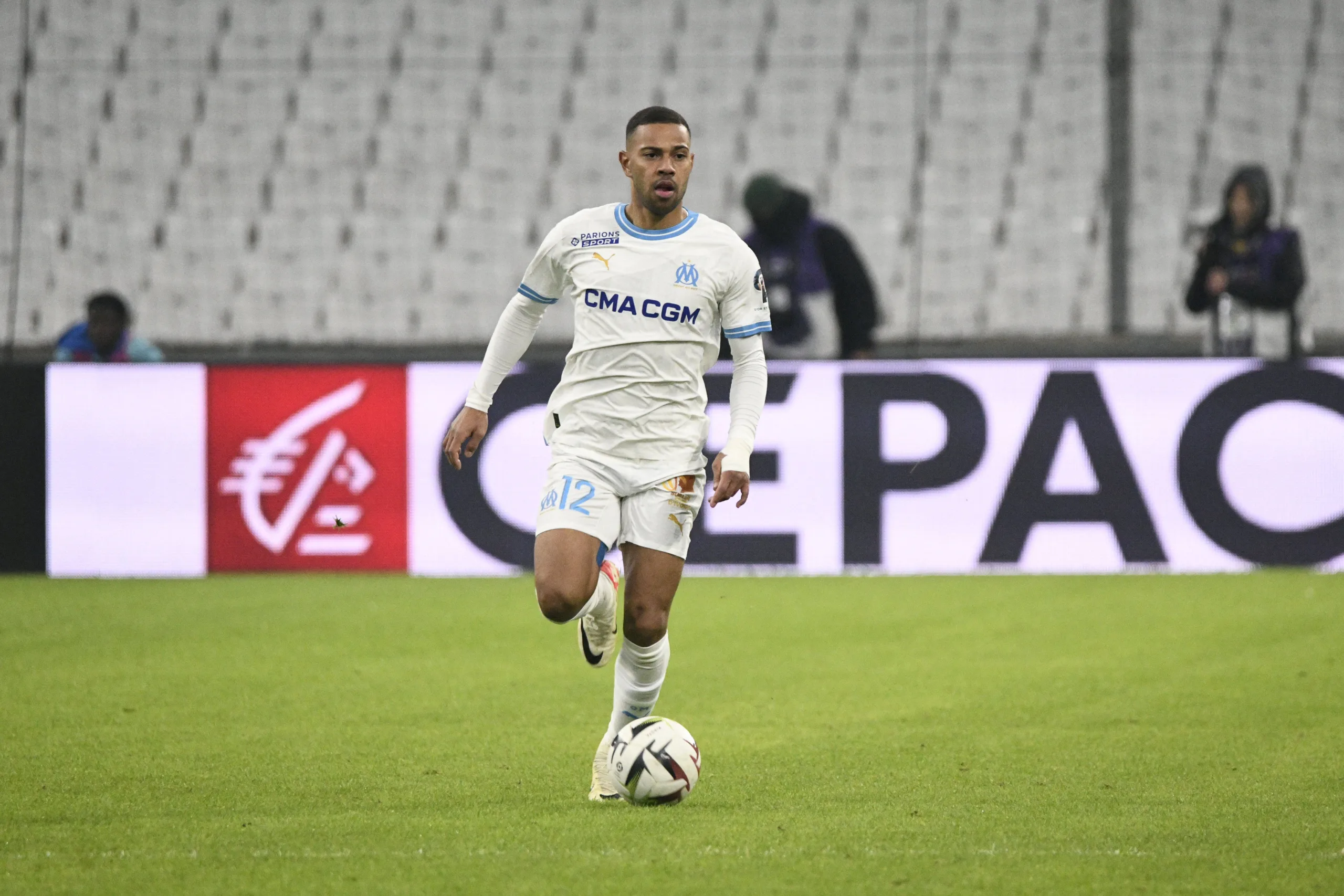 Al-Hilal se aproxima da contratação de Renan Lodi, segundo Ekrem Konur; veja valores 