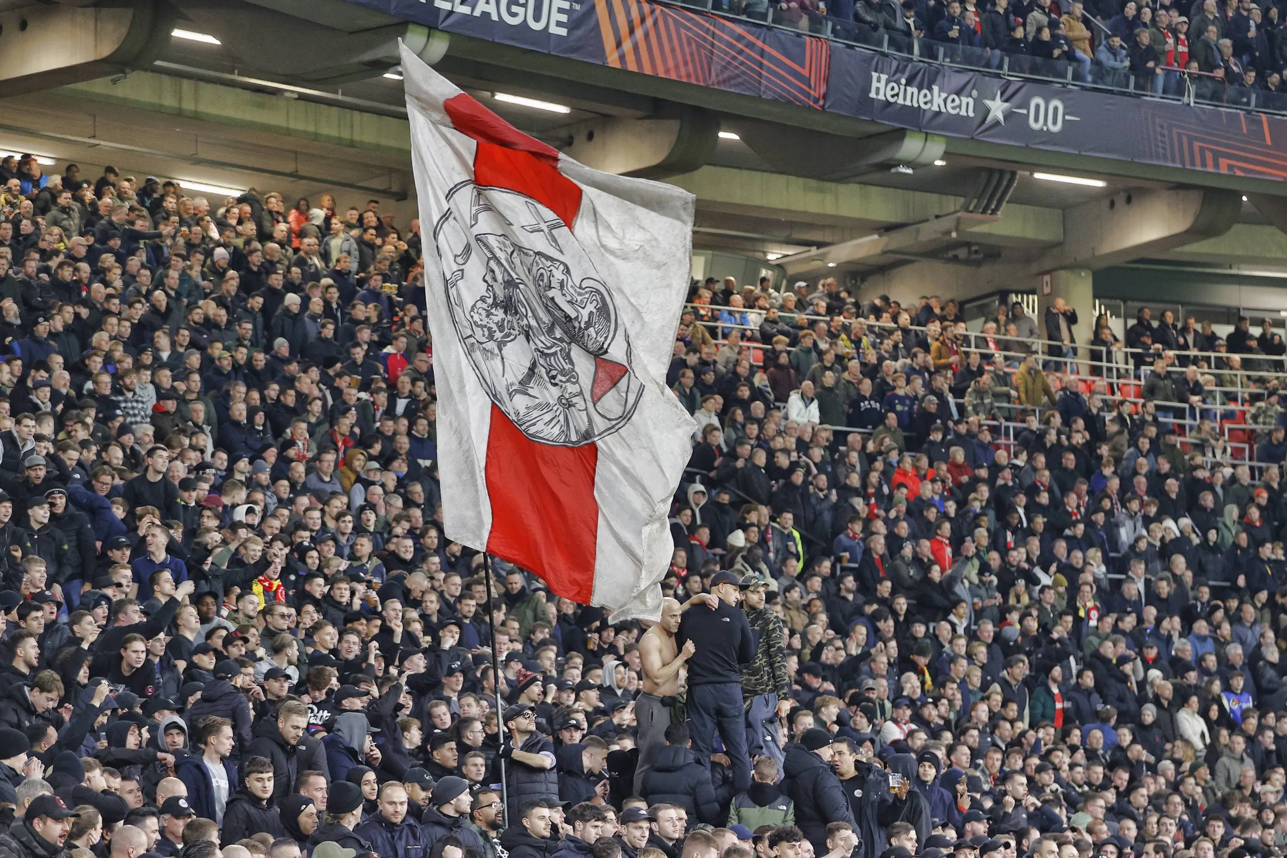 Maurits Hendriks, diretor esportivo do Ajax, deixa o clube