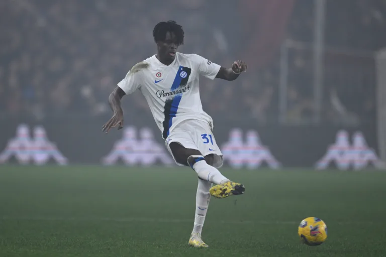 Yann Bisseck é eleito jogador do mês na Inter de Milão
