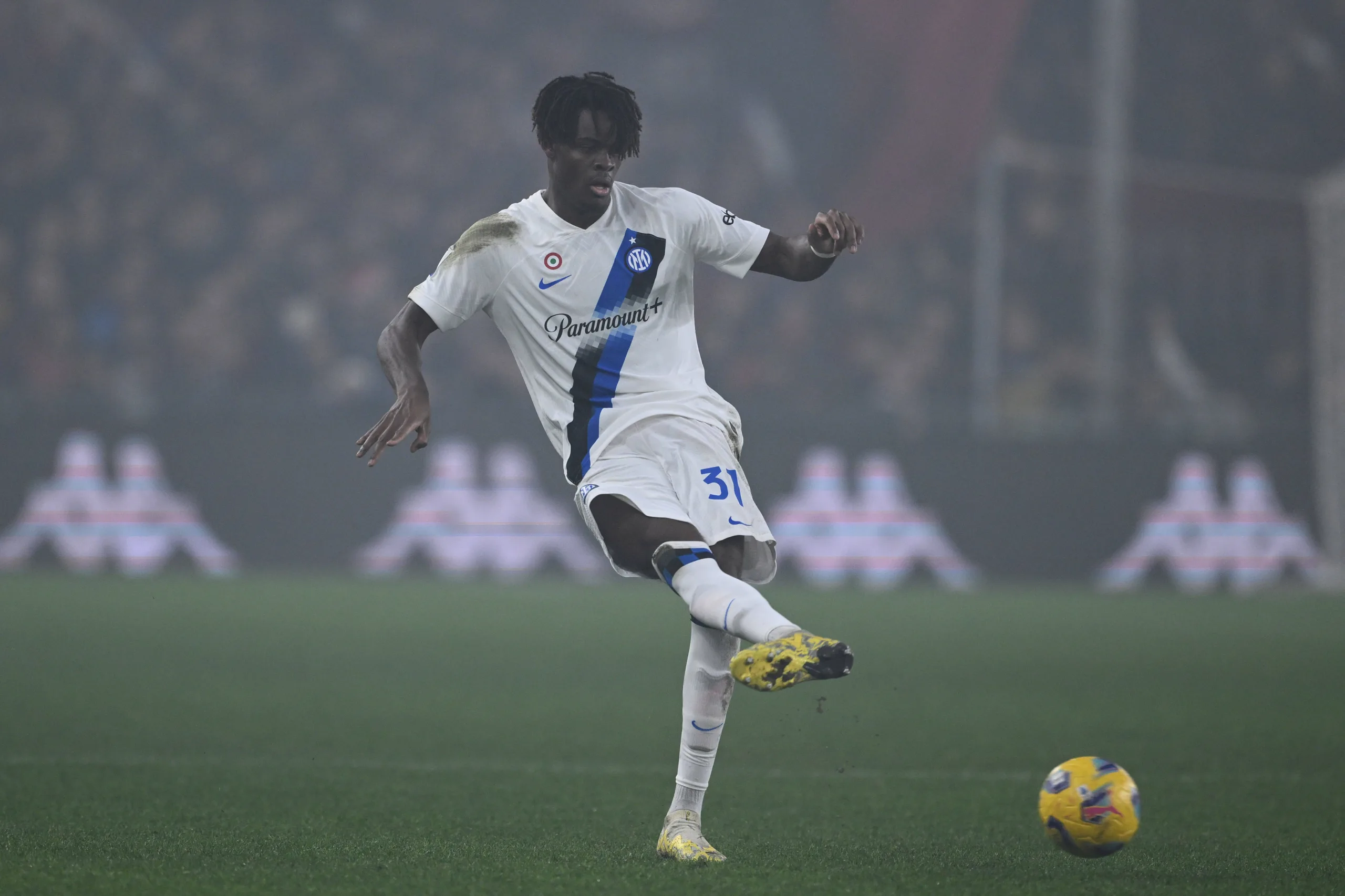 Yann Bisseck é eleito jogador do mês na Inter de Milão