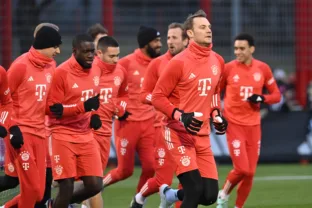 Jogadores do Bayern de Munique durante treinamento (IMAGO/Sven Simon)