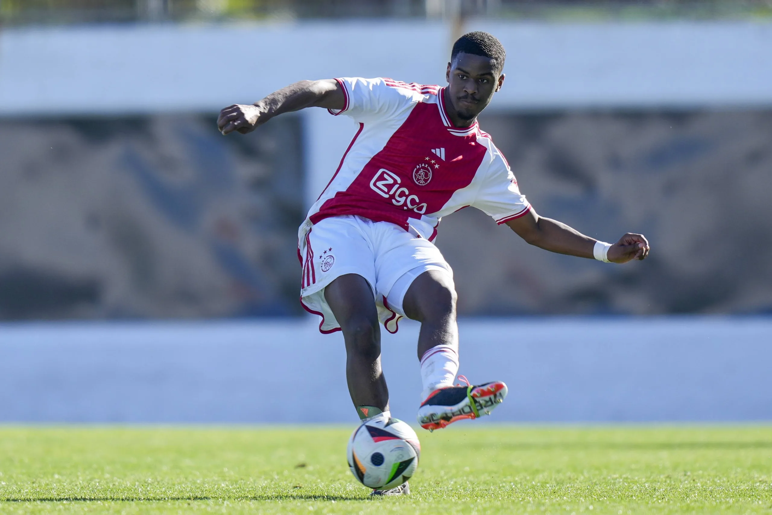 Brexit impõe desafios para clubes da Premier League contratarem jovens jogadores