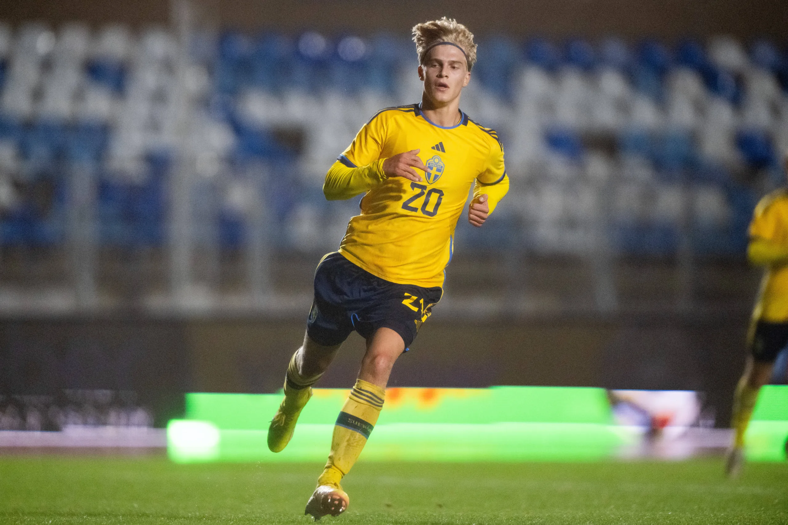 Clubes da Premier League atrapalharam acordo do Tottenham com Bergvall; saiba mais