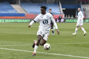 Além de Victor Osimhen, Chelsea sonda atacante da Ligue 1