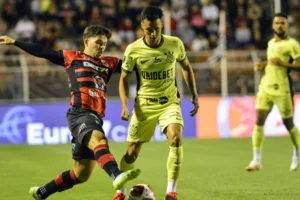 Corinthians é castigado no fim com derrota para o Ituano pelo Paulistão