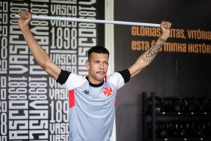 Reforços do Vasco aparecem no BID e podem estrear no Carioca