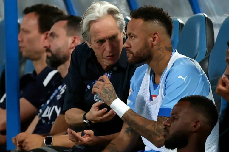 PVC dá razão a Jorge Jesus na comparação de Neymar e Cristiano Ronaldo