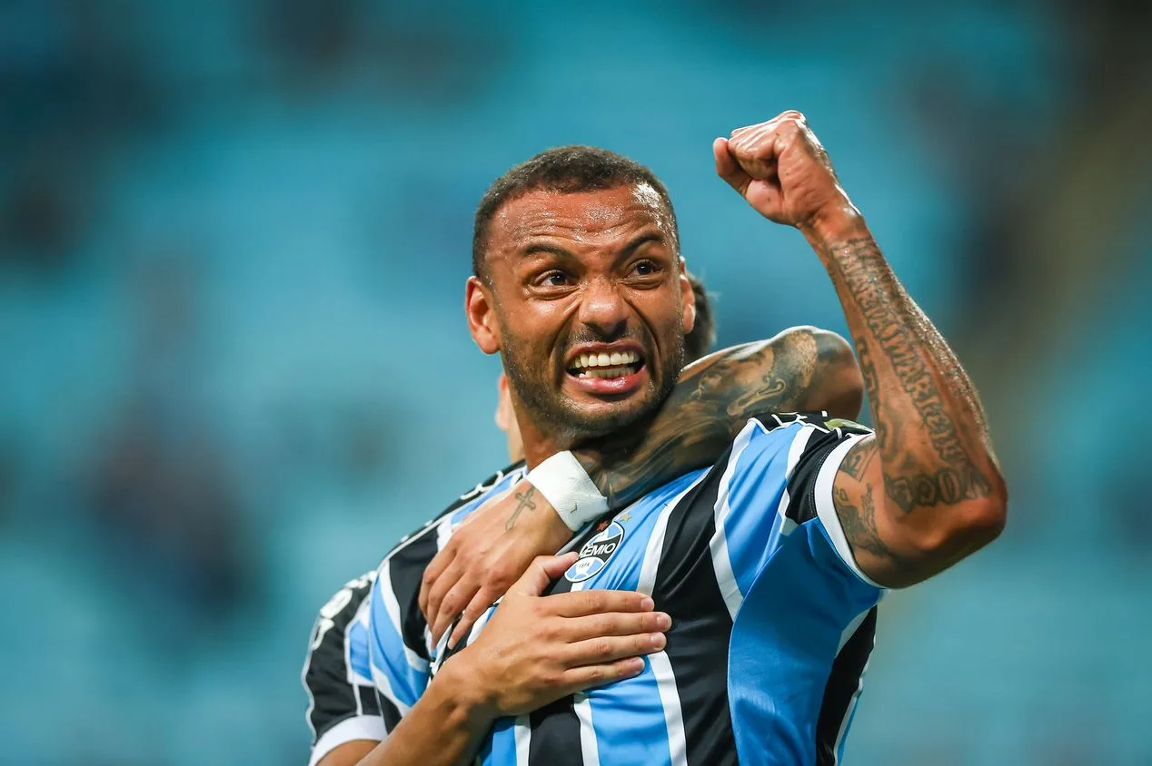 Farid exige saída de jogador após vitória do Grêmio no Gauchão: “Não dá mais”