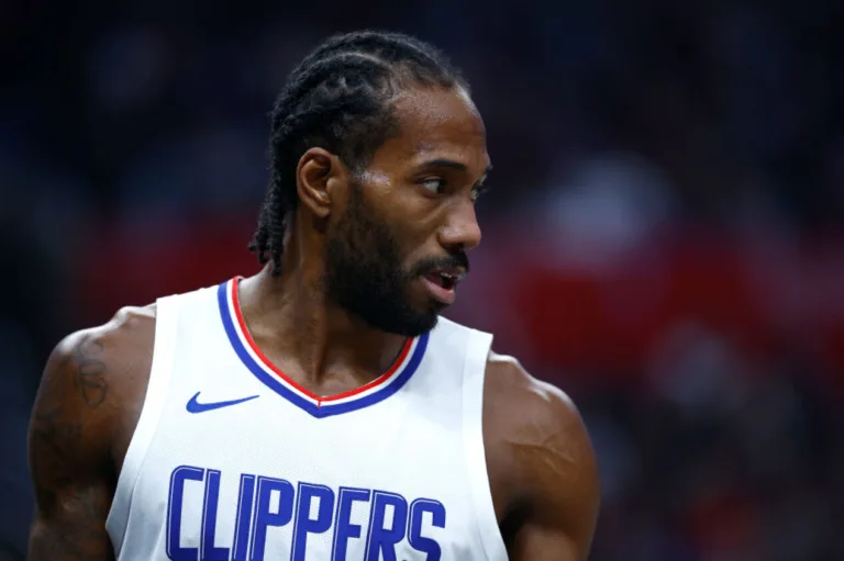 NBA: Kawhi Leonard renova com os Clippers por valor astronômico; veja quanto