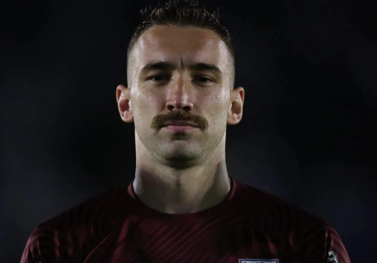 Red Bull Bragantino faz oferta para renovar com Léo Ortiz, alvo do Flamengo