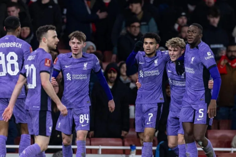 Liverpool x Fulham: onde assistir ao jogo da Copa da Liga Inglesa