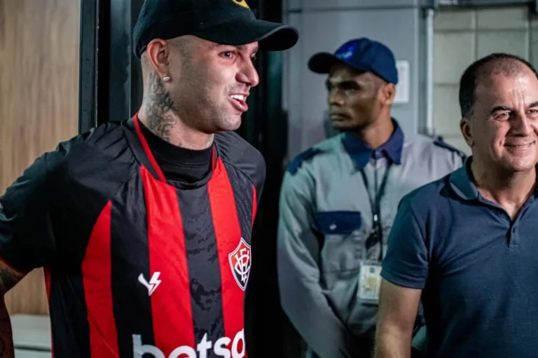 No Vitória hoje, Luan abre o jogo sobre saída do Grêmio