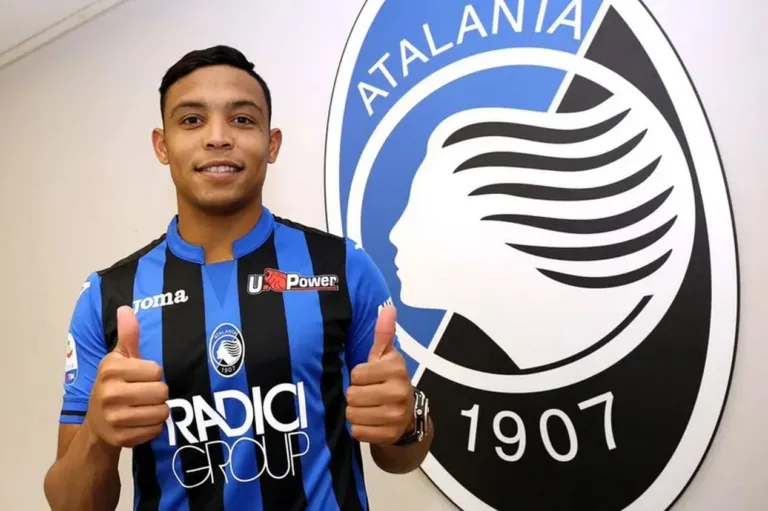 Grêmio recebe resposta por centroavante colombiano do Atalanta