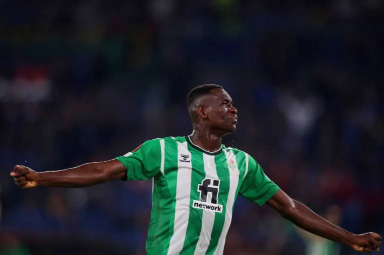 Mauro Cezar diz qual era chance do Flamengo após atacante fechar com rival 