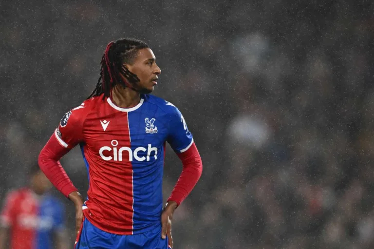 Manchester United: Erik ten Hag quer atacante que atua na mesma posição que Antony