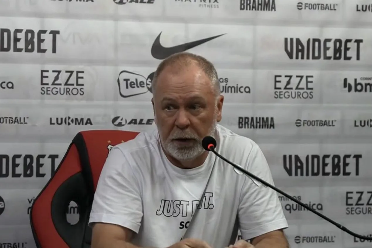 Torcedores resgatam indireta de Mano Menezes a Coudet após fala polêmica