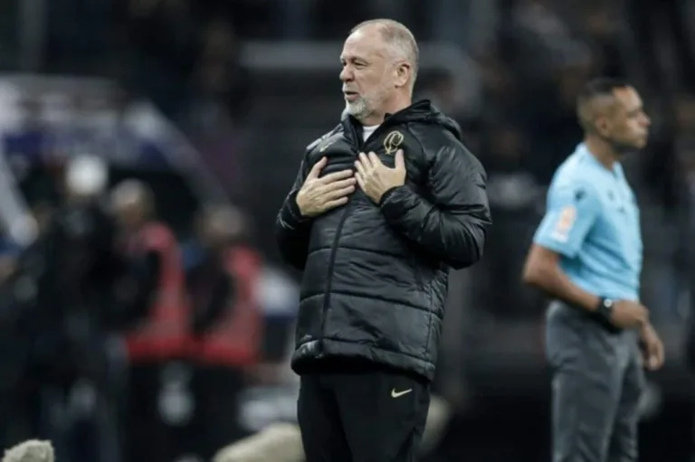 Sormani detona trabalho de Mano Menezes no Corinthians e Neto reage