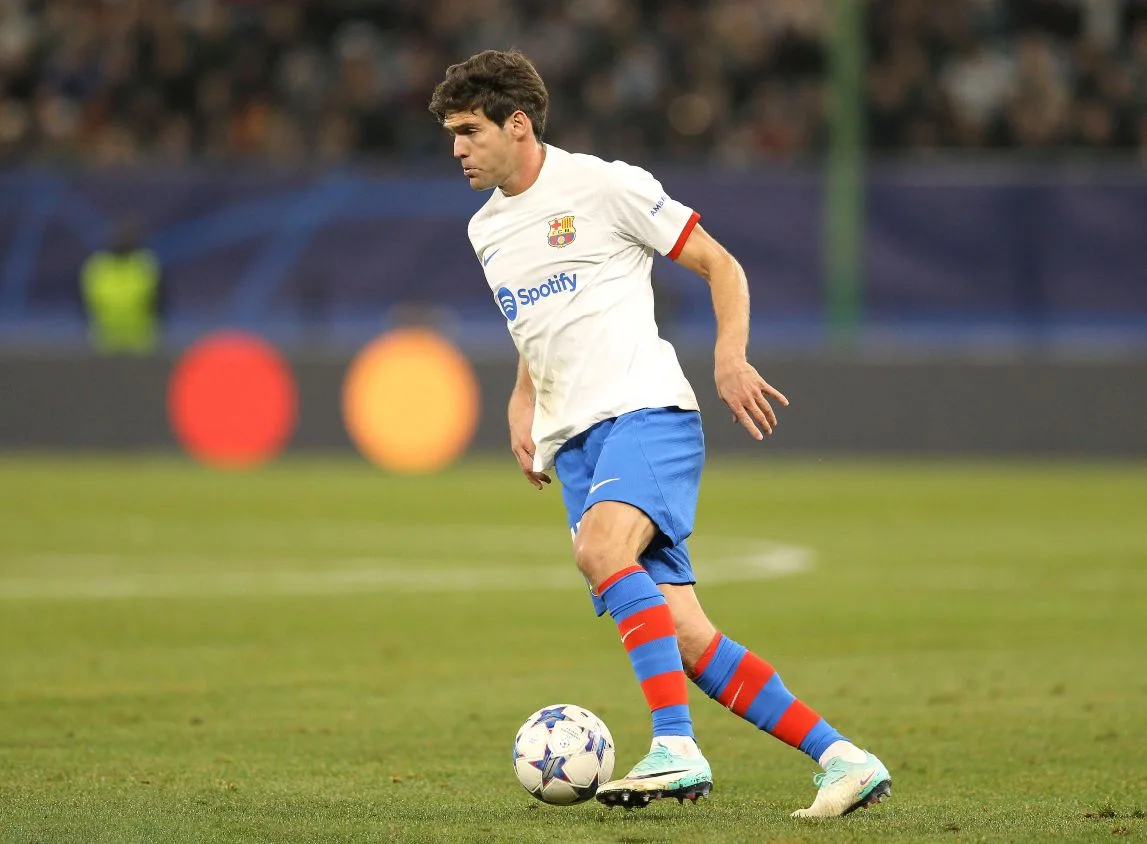 LaLiga: Marcos Alonso, lateral do Barcelona, passa por cirurgia nas costas; veja detalhes