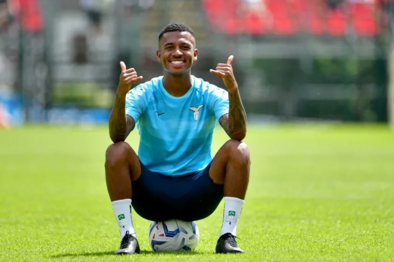 Flamengo embarca rumo à Europa e tem Marcos Antônio na lista de desejos