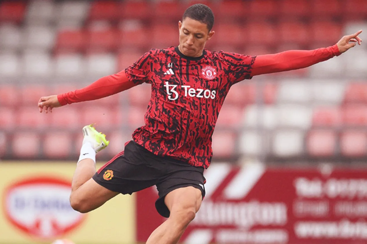 Após Hannibal, Manchester United negocia segundo atleta para o Sevilla em janeiro