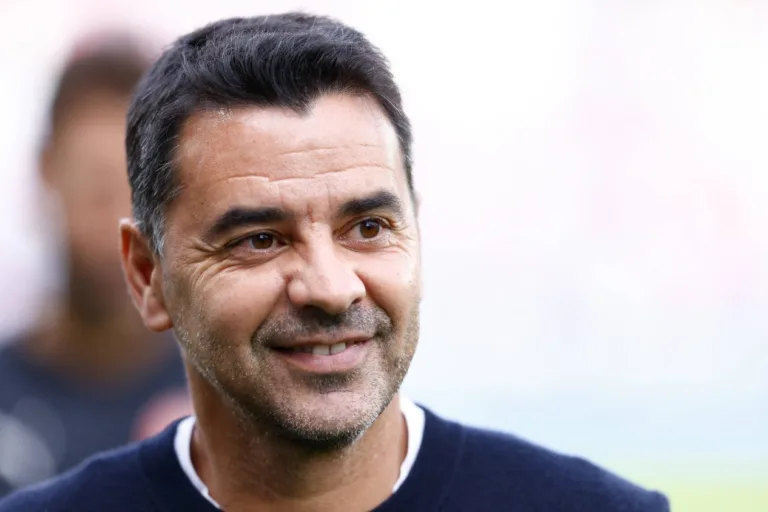 Míchel Sánchez, técnico do Girona, rejeita propostas de Newcastle e Lyon e permanece na LaLiga