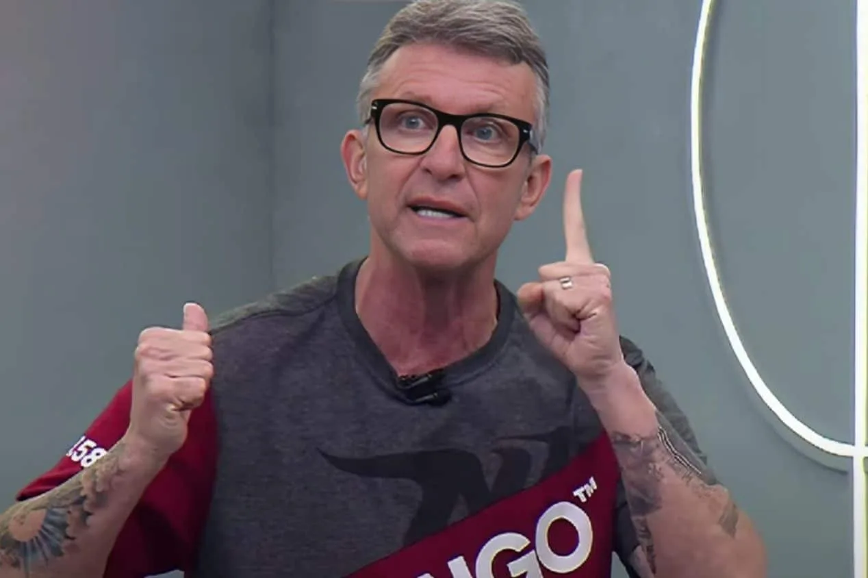 Neto indica melhor centroavante do futebol brasileiro: “É um monstro”